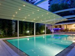 ΠΕΡΓΟΛΑ ΑΝΟΙΓΟΜΕΝΗ ΜΕ ΦΩΤΑ LED